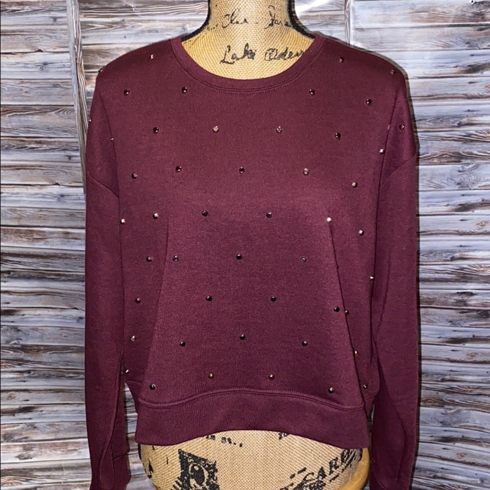 InTu Sweatshirt.  R134